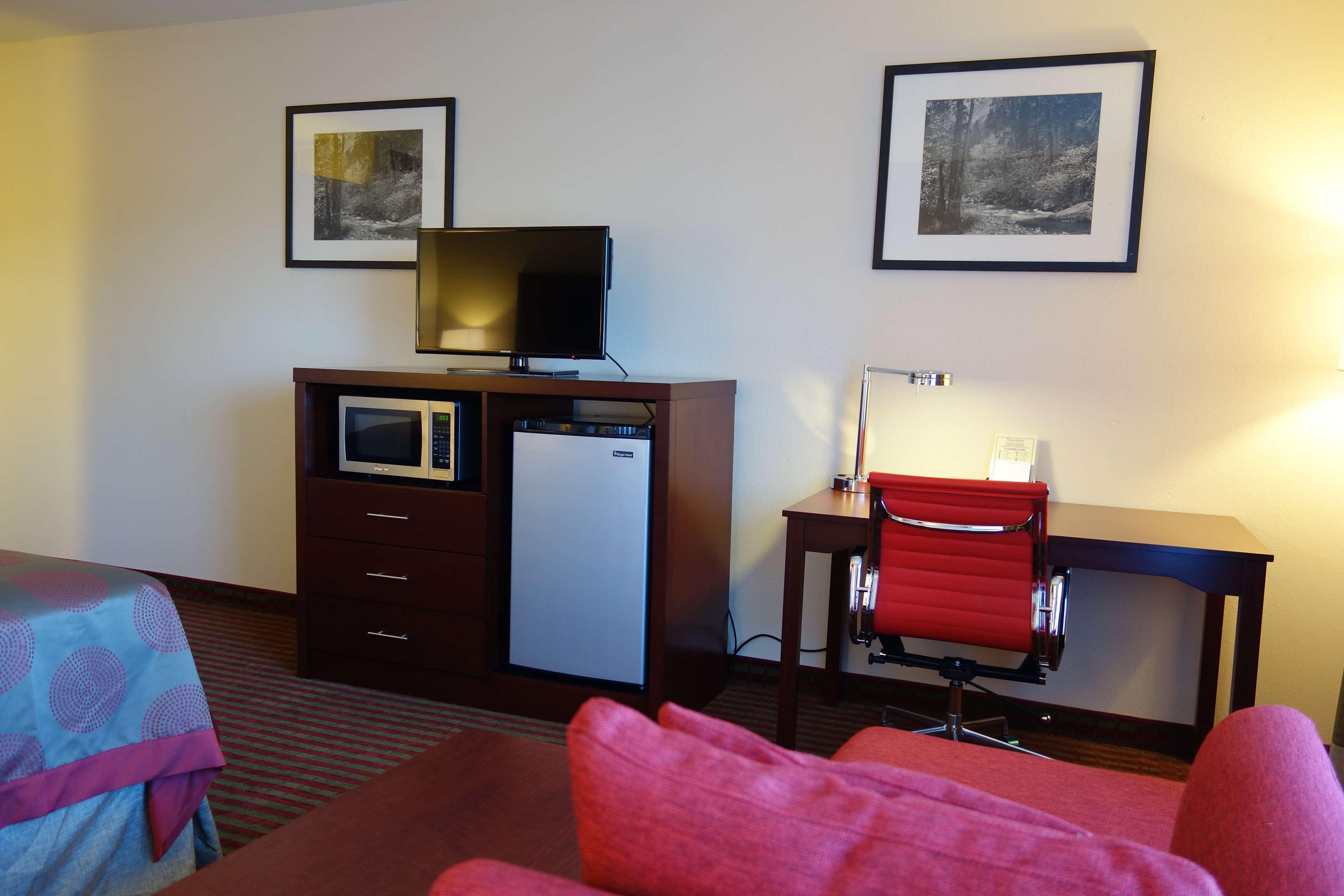 Hotel Ramada By Wyndham Sacramento North Highlands Esterno foto