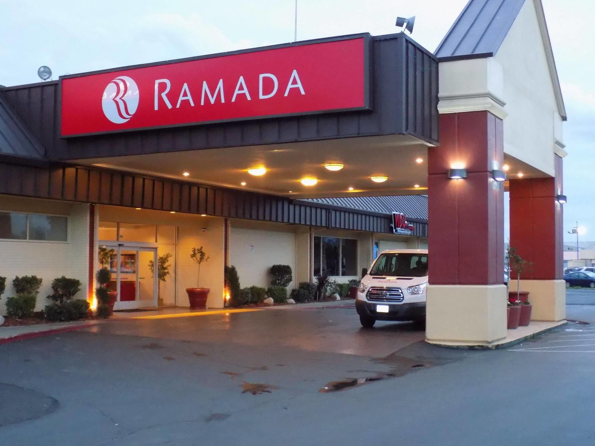 Hotel Ramada By Wyndham Sacramento North Highlands Esterno foto